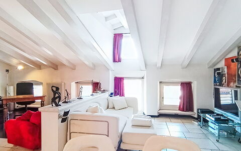 Le Falesie: Mobilia, Interior Design, Pavimentazione, Divano, Pavimento, Soffitto, Soggiorno, Camera, Illuminazione, Appartamento