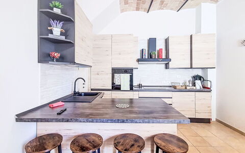 La Terrazza di Caramanico: Mobilia, Interior Design, Pavimentazione, Cucina, Legna, Controsoffitto, Elettrodomestico Da Cucina, Pavimento, Soffitto, Cabinetry