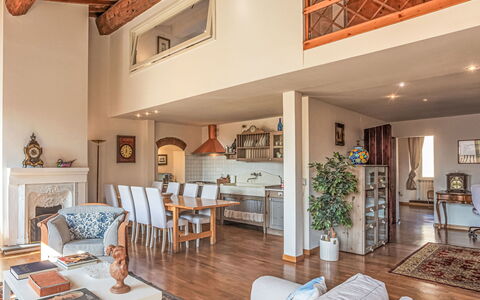 Bellavista: Mobilia, Interior Design, Divano, Pavimentazione, Legna, Pavimento, Soggiorno, Camera, Soffitto, Sedia