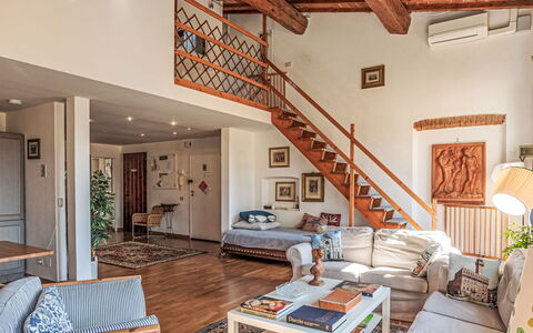 Bellavista: Mobilia, Interior Design, Parete, Pavimentazione, Legna, Divano, Pavimento, Soggiorno, Casa, Camera