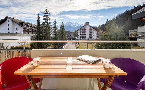 Val Signina 5-2: Mobilia, Appartamento, Sedia, Balcone, Condominio, Ricorrere, Cucina & Sala Da Pranzo Tavolo, Tavolino Da Caffè, Eco Hotel, Color Legno