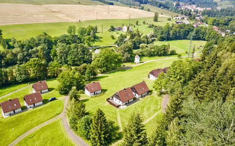 Green Valley Park Stárkov 18: Erba, Casa, Paesaggio, Plain, Area Rurale, Pascolo, Lotto, Insediamento Umano, Casa, Prato