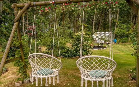 Frerich - 450M to the Fjord: Swing, Giardino, Prato, Backyard, Groundcover, Cortile, Materiali Naturali, Mobili Da Esterno, Di Vimini, Landscaping