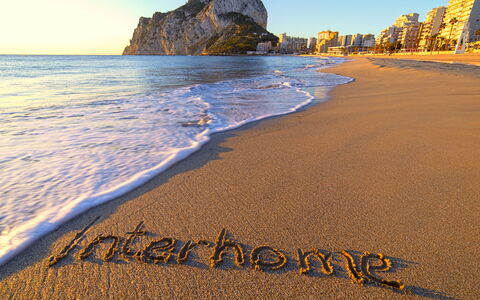 Arenal Beach: Blu, Acqua, Corpo D'Acqua, Costa, Orizzonte, Mare, Spiaggia, Costiera E Morfologie Oceanic, Oceano, Paesaggio
