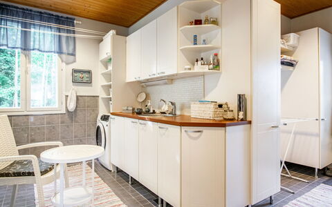 Rantasalmi 646: Cucina, Elettrodomestico Da Cucina, Interior Design, Apparecchio Major, Mobilia, Controsoffitto, Pavimentazione, Legna, Cabinetry, Pavimento
