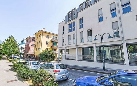 Gigi: Costruzione, Città, Automotive Esterno, Quartiere, Appartamento, Urban Design, Area Metropolitana, Condominio, Uso Misto