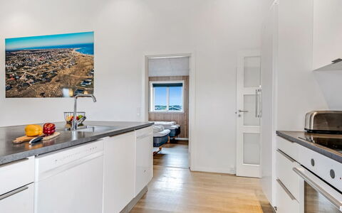 Arsi - 350M from the Sea: Pavimentazione, Interior Design, Pavimento, Legna, Soffitto, Cucina, Controsoffitto, Pavimento In Legno, Mobilia, Apparecchio Major