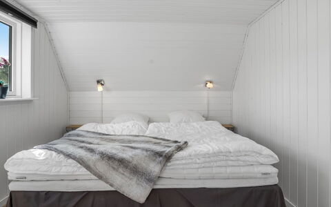 Ilsebeth - from the Sea: Soffitto, Pavimentazione, Camera Da Letto, Pavimento, Bedding, Lenzuolo, Biancheria, Letto, Plank, Latifoglie