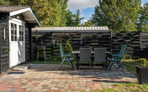 Ilsebeth - from the Sea: Legna, Mobilia, Mobili Da Esterno, Tavolo Esterno, Casa, Raccordo, Shade, Sedia, Backyard, Giardino