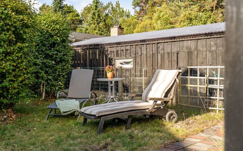 Ilsebeth - from the Sea: Mobili Da Esterno, Mobilia, Arbusto, Giardino, Lotto, Backyard, Groundcover, Villetta, Shade, Sedia