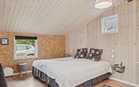 Ilsebeth - from the Sea: Legna, Interior Design, Pavimentazione, Soffitto, Camera Da Letto, Pavimento, Mobilia, Casa, Camera, Lampada
