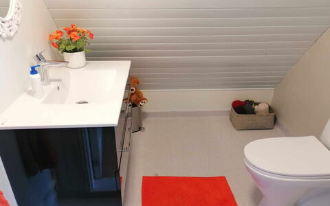 Ilsebeth - from the Sea: Idraulico Fixture, Pavimentazione, Bagno, Pavimento, Interior Design, Lavandino Del Bagno, Lavello, Gabinetto, Rubinetto, Idraulico