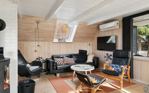 Ilsebeth - from the Sea: Legna, Mobilia, Interior Design, Pavimentazione, Soggiorno, Soffitto, Casa, Camera, Pavimento, Divano