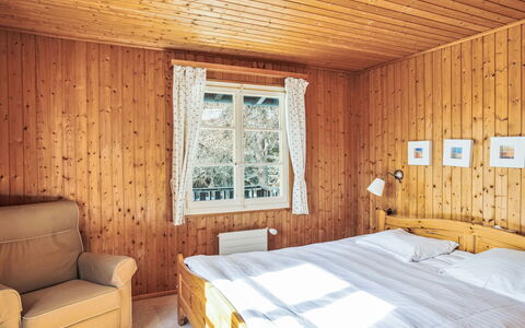 Les Marmottes: Camera Da Letto, Letto, Parete, Legna, Interior Design, Mobilia, Lenzuolo, Pavimento, Bedding, Pavimentazione
