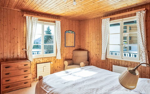 Les Marmottes: Legna, Mobilia, Camera Da Letto, Interior Design, Casa, Casa, Letto, Pavimento, Bedding, Lenzuolo