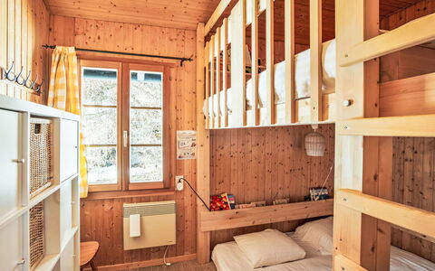 Les Marmottes: Mobilia, Interior Design, Camera Da Letto, Letto, Legna, Letto A Castello, Soffitto, Pavimentazione, Pavimento, Camera