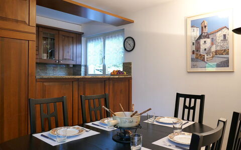 Casa Alenzino: Mobilia, Interior Design, Legna, Tavolo, Sala Da Pranzo, Cucina & Sala Da Pranzo Tavolo, Sedia, Pavimentazione, Illuminazione, Tavola
