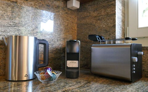 Casa Alenzino: Elettrodomestico Da Cucina, Piccolo Apparecchio, Dispositivo Elettronico, Elettrodomestico, Controsoffitto, Cucina, Serveware