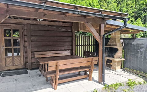 Velke Karlovice 300: Legna, Latifoglie, Struttura Esterna, Shade, Color Legno, Legname, Deck, Edifici Giardino, Backyard, Plank