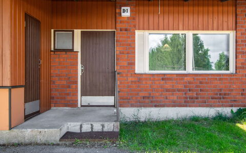 Heinävesi Homes D1: Legna, Porta, Materiale Composito, Raccordo, Color Legno, Brick, Muratura, Cortile, Porta A Casa
