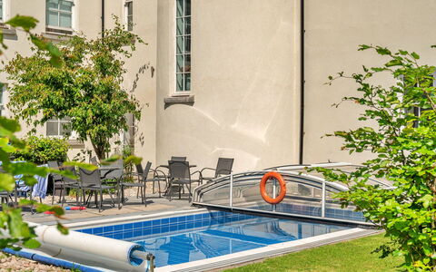 Alexander House: Piscina, Materiale Composito, Tempo Libero, Giardino, Vaso Di Fiori, Pianta Della Casa, Cortile, Mobili Da Esterno, Design, Backyard
