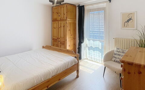 Bluhome: Mobilia, Letto, Camera Da Letto, Interior Design, Legna, Pavimento, Pavimentazione, Bedding, Lenzuolo, Camera