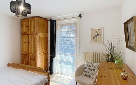 Bluhome: Mobilia, Interior Design, Parete, Legna, Letto, Camera Da Letto, Camera, Pavimento, Pavimentazione, Soffitto