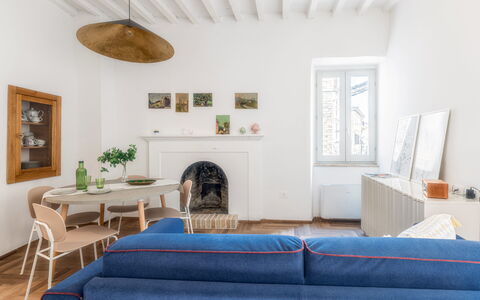 Suite Sinfonia Blu: Mobilia, Interior Design, Pavimentazione, Parete, Legna, Pavimento, Tavolo, Camera, Casa, Sedia