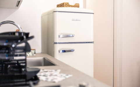 Suite Sinfonia Blu: Elettrodomestico Da Cucina, Apparecchio Major, Elettrodomestico, Cucina, Piccolo Apparecchio, Controsoffitto, Macchina, Mensola, Cabinetry, Scaffalature