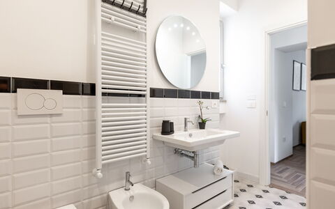 Suite Sinfonia Oro: Interior Design, Pavimentazione, Pavimento, Idraulico Fixture, Lavello, Lavandino Del Bagno, Casa, Idraulico, Bagno, Camera