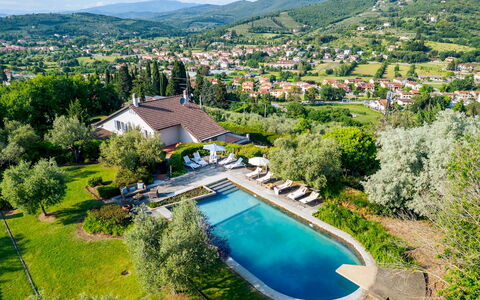 Villa Ninfeo 10+4: Piscina, Collina, Ricorrere, Eco Hotel, Catena Montuosa, Hill Station, Estate, Resort Citta ', Landscaping, Hacienda