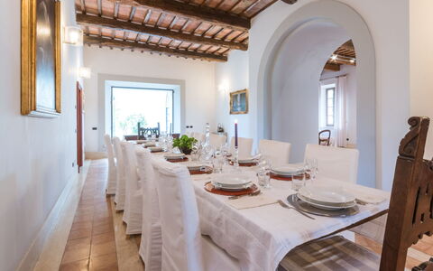 Borgo Colle Ridente 13: Mobilia, Interior Design, Tavolo, Sala Da Pranzo, Cucina & Sala Da Pranzo Tavolo, Sedia, Pavimentazione, Tavola, Camera, Casa