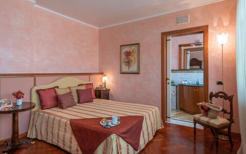 Villa Gabri 8: Mobilia, Parete, Interior Design, Camera Da Letto, Letto, Pavimentazione, Lenzuolo, Pavimento, Camera, Bedding