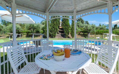 Il Podere di Fi 8: Mobilia, Mobili Da Esterno, Sedia, Giardino, Shade, Gazebo, Struttura Esterna, Tavolo Esterno, Portico, Terrazza