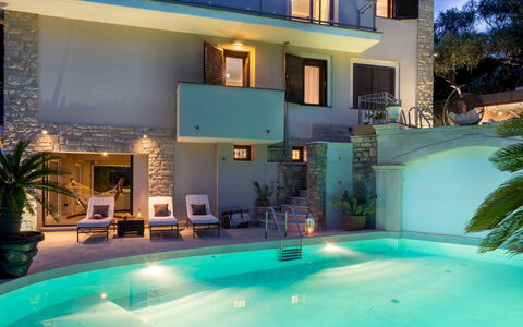 Villa Dolphin 10: Blu, Piscina, Ricorrere, Zona Residenziale, Casa, Eco Hotel, Estate, Terme, Hotel, Villa