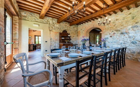 Podere Collelungo 14: Mobilia, Parete, Tavolo, Cucina & Sala Da Pranzo Tavolo, Sala Da Pranzo, Sedia, Interior Design, Pavimentazione, Ristorante, Tavolino Da Caffè