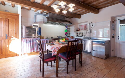 Cascina Marianna 12+4: Mobilia, Interior Design, Legna, Pavimentazione, Soffitto, Cucina, Tavolo, Pavimento, Casa, Cucina & Sala Da Pranzo Tavolo
