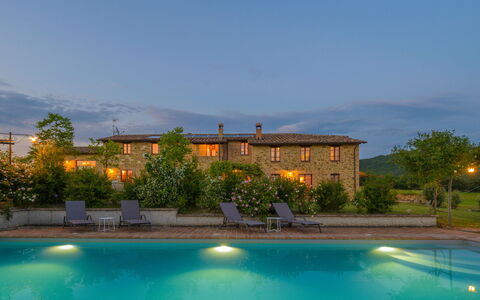 Podere Pomasciano 10: Insediamento Umano, Estate, Agriturismo, Villa, Eco Hotel, Piscina, Hacienda, Hotel