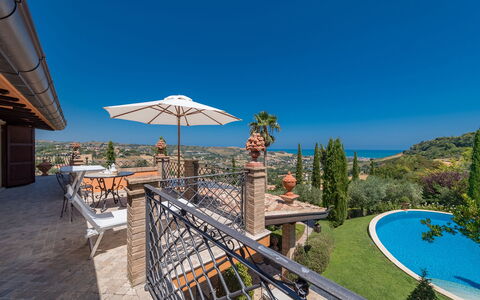 Fontespina 6: Estate, Ricorrere, Balcone, Eco Hotel, Hacienda, Shade, Villa, Landscaping, Piscina, Dimora