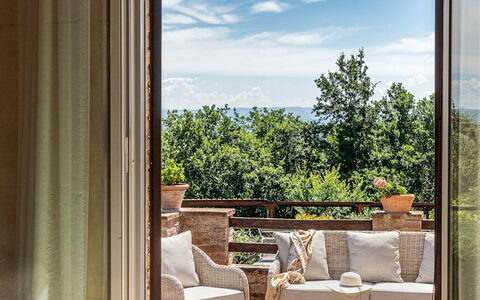 L'Oliveta 6: Mobilia, Sedia, Casa, Balcone, Shade, Eco Hotel, Color Legno, Pianta Della Casa, Latifoglie, Tavolino Da Caffè