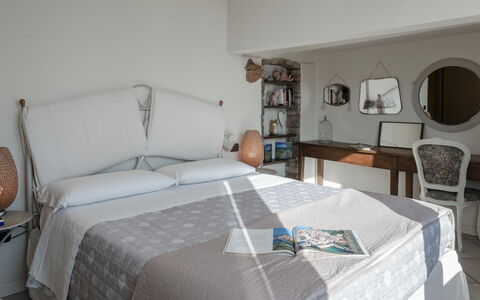 Arcimboldo House 2+2: Mobilia, Letto, Camera Da Letto, Interior Design, Bedding, Lenzuolo, Biancheria, Legna, Camera, Tessile