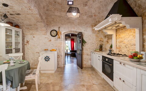 Trulli Littoria 4: Interior Design, Pavimentazione, Mobilia, Soffitto, Pavimento, Illuminazione, Cucina, Arco, Lampada, Sedia