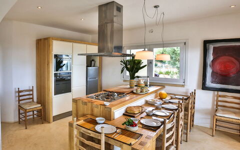 Villa Pajare Francesi 8+2: Mobilia, Interior Design, Pavimentazione, Legna, Cucina, Soffitto, Pavimento, Controsoffitto, Cucina & Sala Da Pranzo Tavolo, Illuminazione
