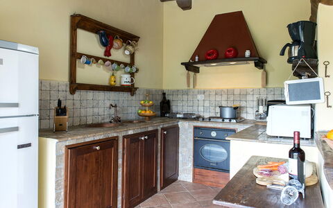 Val di Marco 12: Cucina, Mobilia, Elettrodomestico Da Cucina, Apparecchio Major, Interior Design, Legna, Pavimentazione, Controsoffitto, Camera, Elettrodomestico