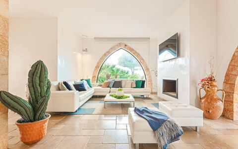 Villa Manco 12: Mobilia, Interior Design, Pavimentazione, Divano, Pavimento, Soggiorno, Soffitto, Camera, Sedia