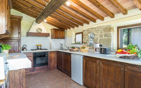 La Torretta 10: Cucina, Controsoffitto, Mobilia, Legna, Interior Design, Cabinetry, Pavimentazione, Casa, Elettrodomestico Da Cucina, Casa