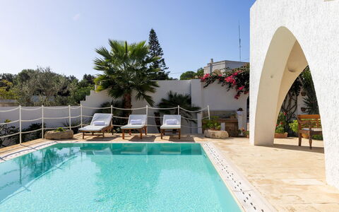 Villa del Lentisco 8+2: Ricorrere, Piscina, Vaso Di Fiori, Hacienda, Shade, Eco Hotel, Pianta Della Casa, Sedia, Estate, Villa