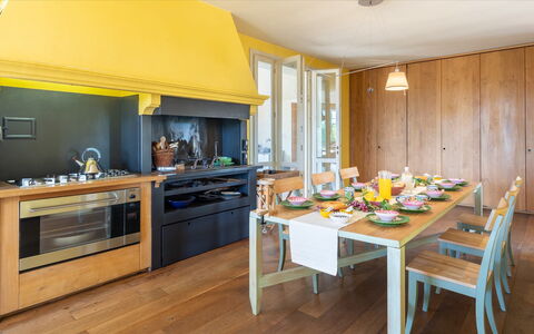 Casa del Vento 10: Mobilia, Interior Design, Cucina, Pavimentazione, Legna, Controsoffitto, Soffitto, Pavimento, Illuminazione, Cabinetry