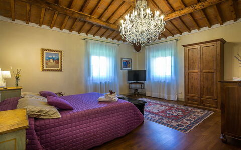 Le Querce dei Medici 12+2: Parete, Mobilia, Interior Design, Camera Da Letto, Letto, Soffitto, Pavimentazione, Pavimento, Illuminazione, Biancheria