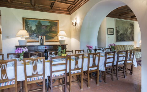 Villa Palazzaccio 26: Mobilia, Tavolo, Sedia, Pianta Della Casa, Vaso Di Fiori, Cucina & Sala Da Pranzo Tavolo, Sala Da Pranzo, Villa, Cornice, Hotel